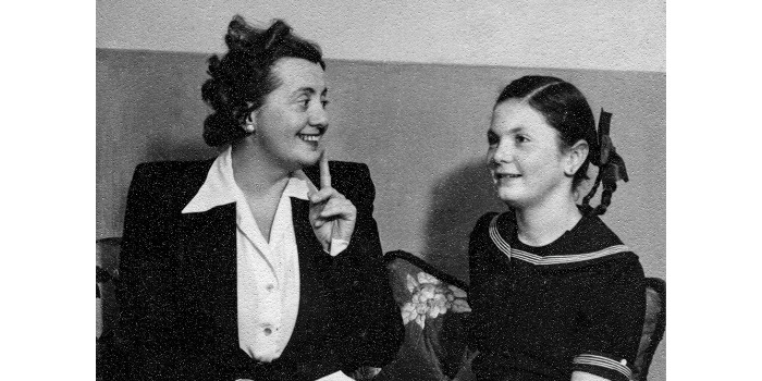 Boldog anyák napját kíván a Magyar Építészeti Múzeum és Műemlékvédelmi Dokumentációs Központ!