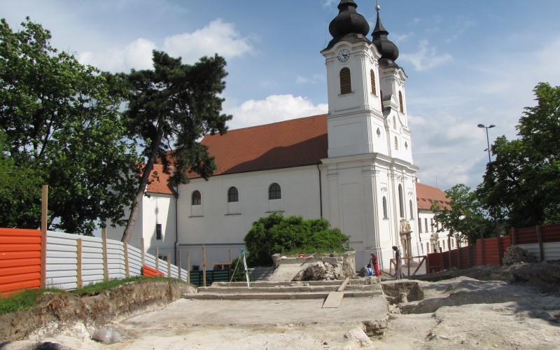 1_tihany_csokonai liget feltárása