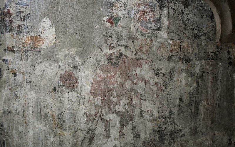 Vir dolorum arma Christivel a kápolna nyugati falán, 2020. Fotó: Szathmári Edina.