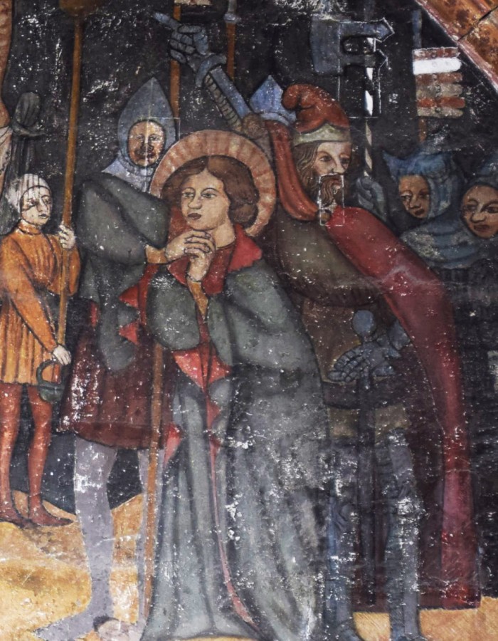 Kálvária-jelenet a kápolna északi falán (részlet), 2020. Fotó: Szathmári Edina.