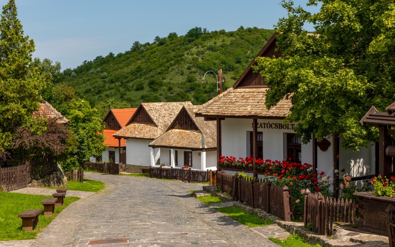 Hollókő