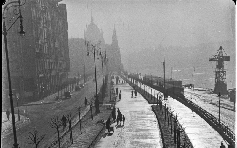 Budapest, Duna-part az Országház közelében, 1930-as évek. 