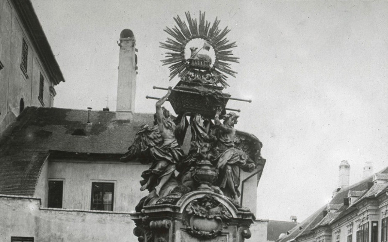 Győr, Frigyláda-szobor, Fotótár, 240.443N 