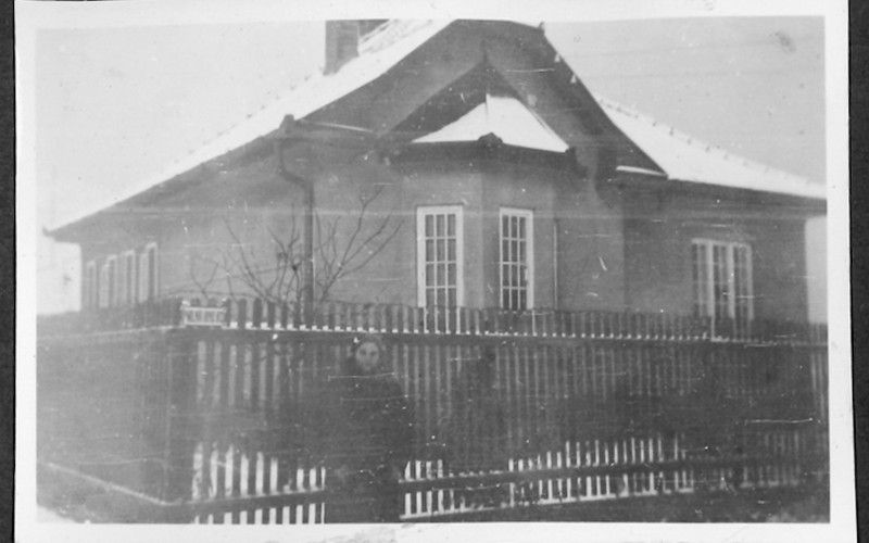 3.	kép: Az épület délnyugatról az 1930-as évek elején, télen. 
