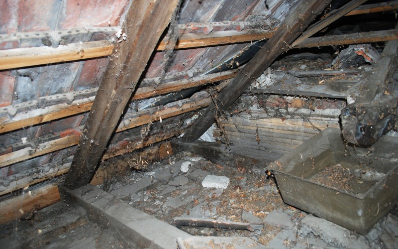 25.	kép: A veranda és a főépület tetőszerkezetének csatlakozása, 2014.