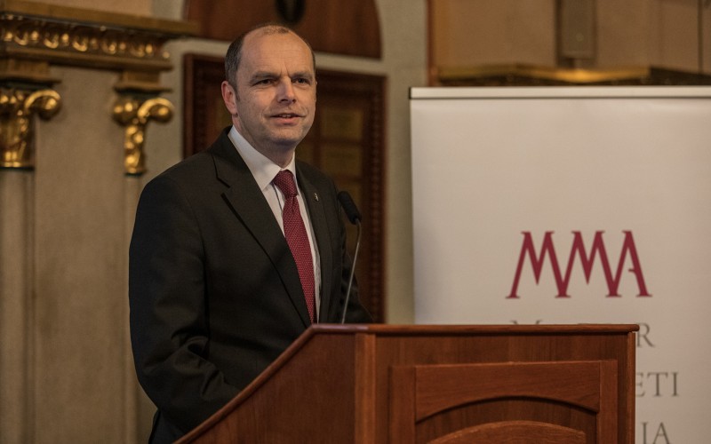 dr. habil. Birher Nándor, a Pázmány Péter Katolikus Egyetem Bölcsészet- és Társadalomtudományi Karának dékánja