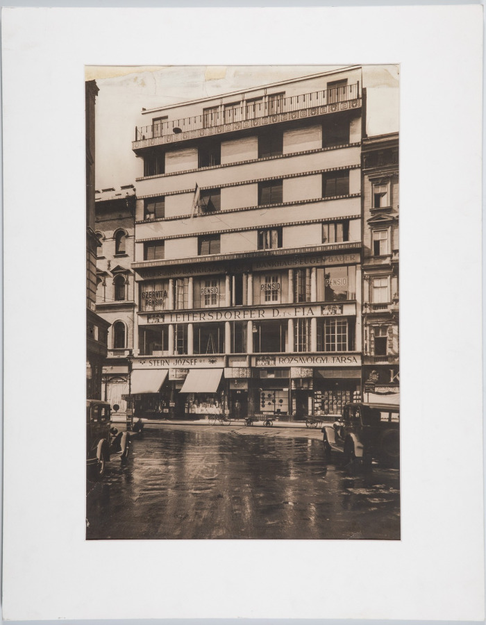 Lajta Henrik és Rezső üzletbérháza, 1911–1912. V. Szervita tér 5. Fotó: MÉM MDK Múzeumi Osztály