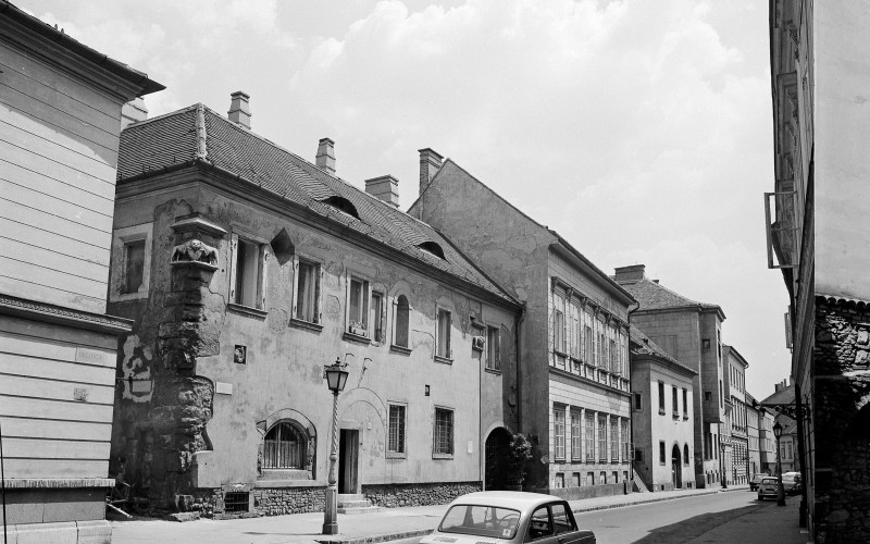 Budapest, Úri utca 13. helyreállítás után (szerző nélkül, 1973.) MÉM MDK Fotótár ltsz. 103.265N 