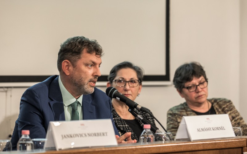 dr. Almássy Kornél, a MÉM MDK igazgatója 
