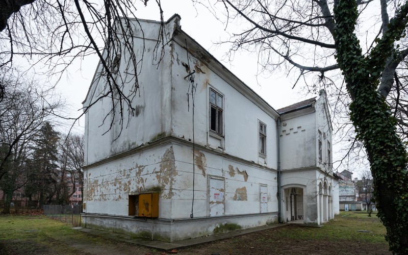 A főépület északnyugatról (Fotó: F. Tóth Gábor)