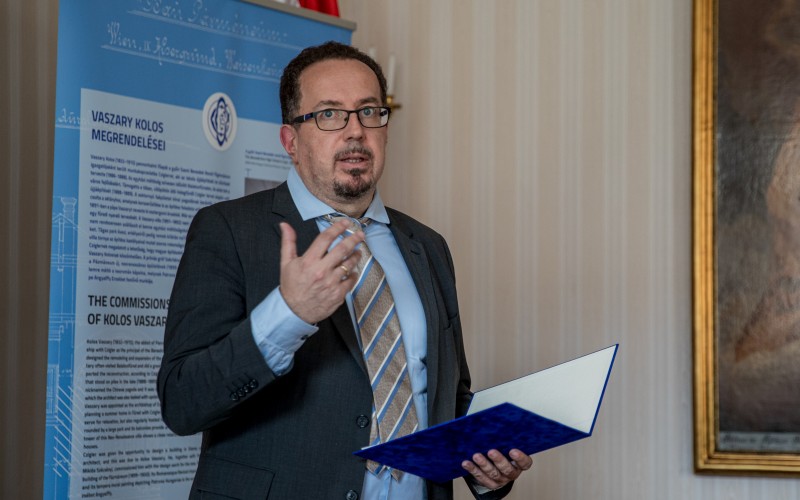 Dr. Kenyeres István, Budapest Főváros Levéltára főigazgatója