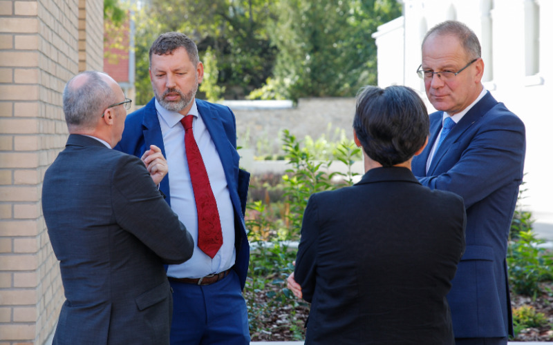 dr. Navracsics Tibor területfejlesztési miniszter, Porga Gyula Veszprém Megyei Jogú Város polgármestere, Brányi Mária Veszprém Megyei Jogú Város alpolgármestere és dr. Almássy Kornél, a MÉM MDK igazgatója a megnyitón