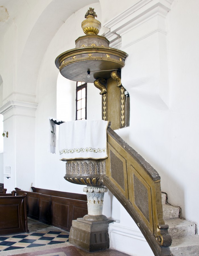 Ev. templom_szószék_Bélavári Krisztina_2011