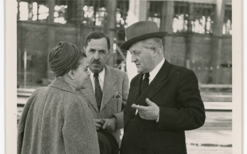 Wolf Johanna és Szél Gyula a Ganz Vagongyár építkezésén, 1948-ban. Fotó Wolf Johanna hagyatékában, Vitányi Pál jóvoltából.