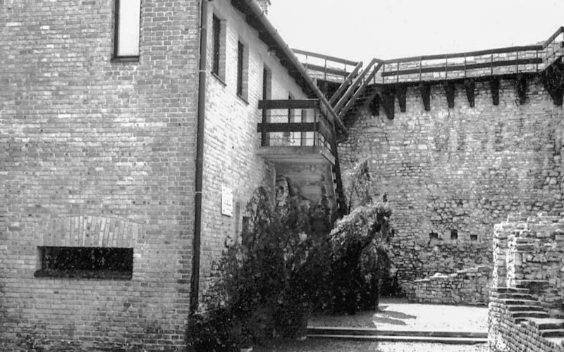 3.	Magyaregregy, Márévár, helyreállítás: 1963-1966. MÉM MDK Fotótár ltsz.  164.047N (Mihalik Tamás, 1993)