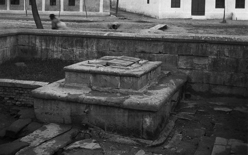 Zsámbék, török kút, MÉM MDK Fotótár ltsz. 009.277cN (szerző és évszám nélkül) 