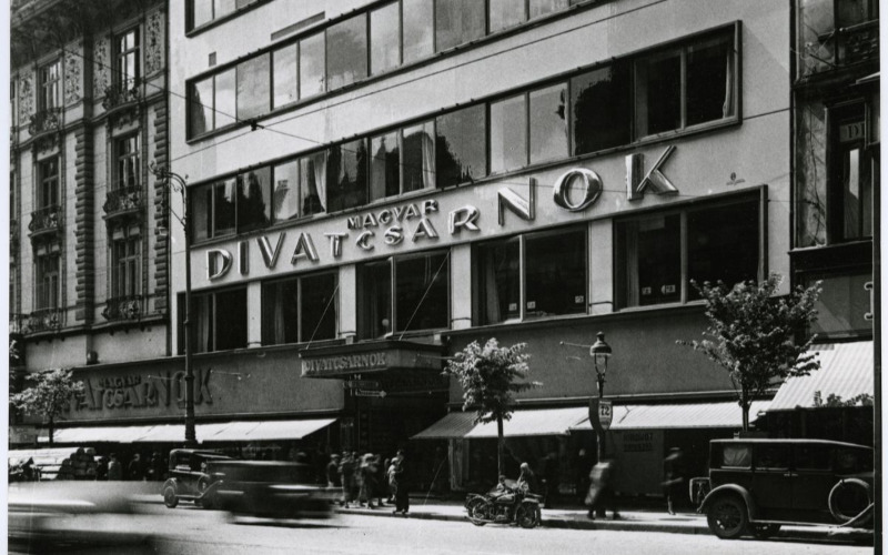 Kozma Lajos: Magyar Divatcsarnok. 1934–1935. Fotó: Seidner Zoltán. MÉM MDK Múzeumi Osztály