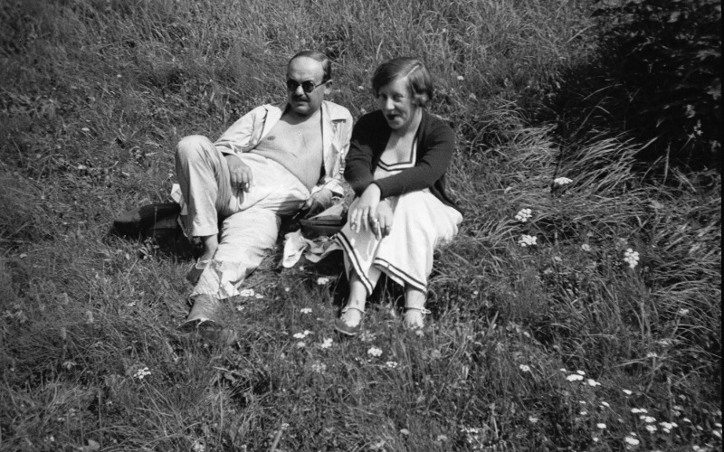 Lukáts Kató és Kozma Lajos egy kiránduláson. 1930-as évek. Magángyűjtemény