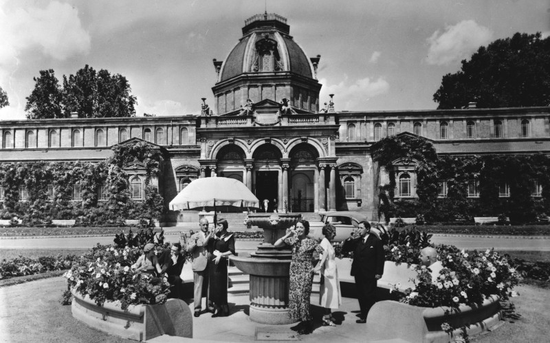 Budapest, Margit-sziget, az egykori gyógyfürdő épülete, MÉM MDK Fotótár ltsz. 031.054aN (szerző és évszám nélkül)