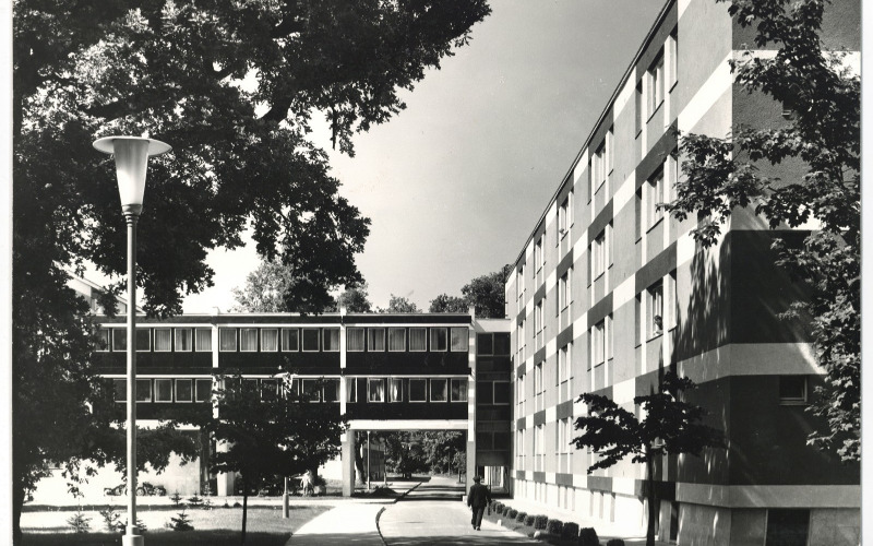 Mikolás Tibor: Kossuth Lajos Tudományegyetem (ma Debreceni Egyetem), kollégium és menza. Terv: 1960. Épült: 1960-1962.