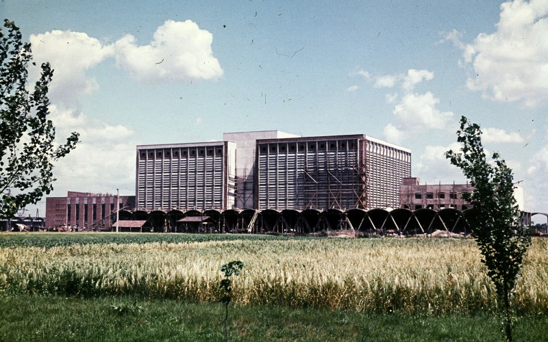 A miskolci hűtőház építése 1959-ben. Fotó: Fortepan / Csaba László örökösei