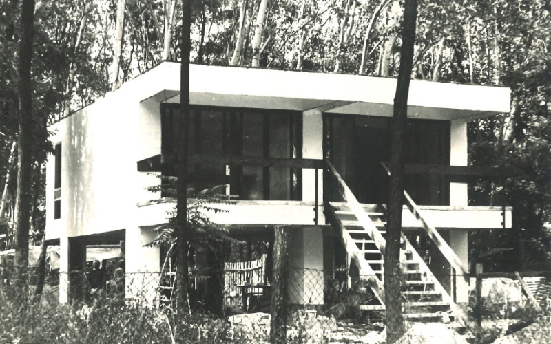 A kész épület. Forrás: Hajdú László: A nem-tektonikus rendszerek akalmazásának problémái a sajátház-építésben. Műszaki doktori értekezés, 1976. 100. o. 