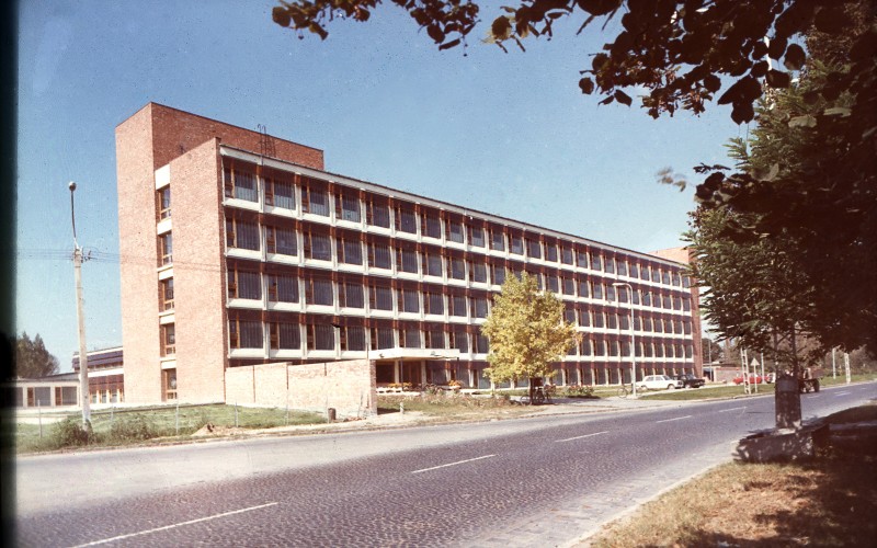 1964: a nagykőrösi Élelmiszeripari Iskola épülete