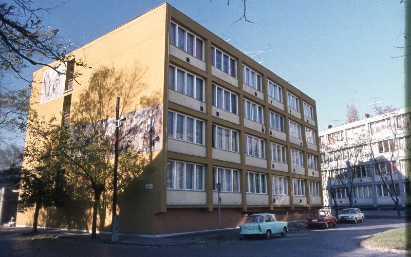 Lakóház az újpesti Szent László téren