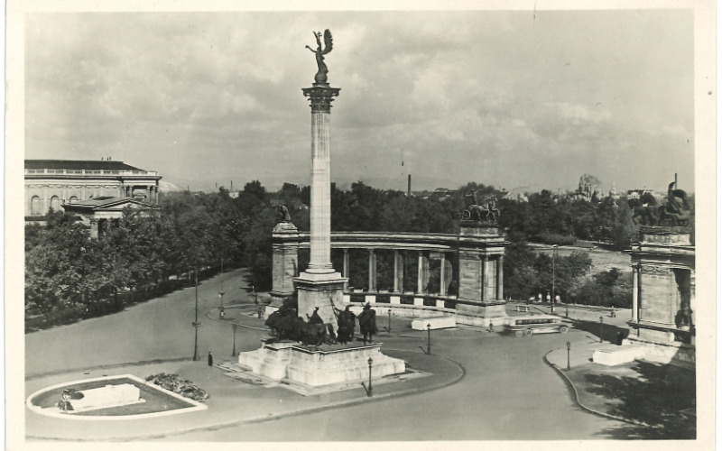 A Hősök tere képeslapon. Magyar Rotophot Rt. 1938 k.