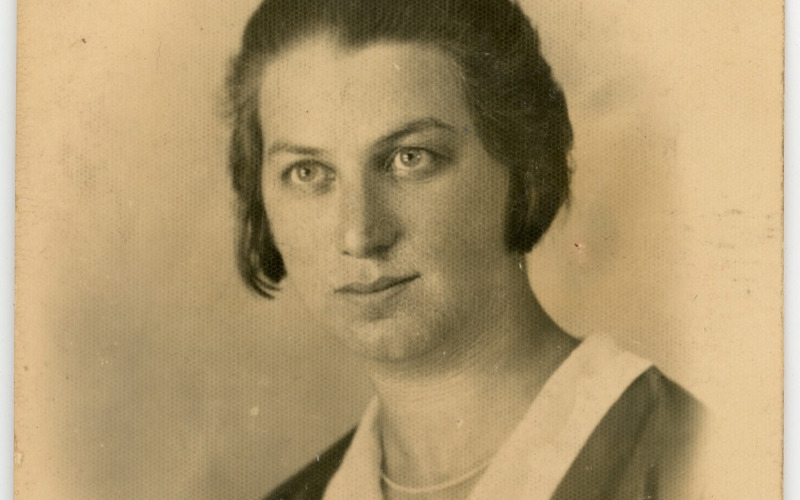 Pécsi Eszter portréja 1931-es mérnöki igazolványából. MÉM MDK Múzeumi Osztály