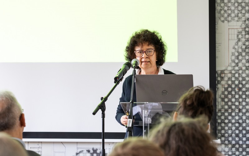 Marosi Eszter, a MNM KK Iparművészeti Múzeum művészettörténész-főmuzeológusának előadása. Fotó: Wachsler Vica, MÉM MDK