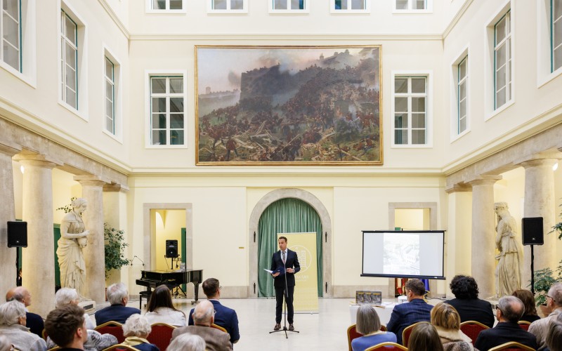 Dragonits Tamás Szemtanúság című könyvének 2026. január 13-ai bemutatója az I. kerületi Városházán