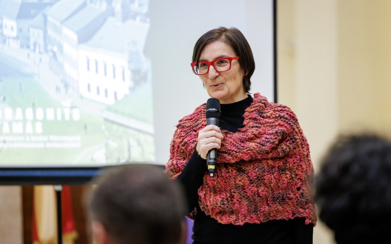 Lévai-Kanyó Judit, a TERC Szakkönyvkiadó üzletágvezetője Dragonits Tamás Szemtanúság című könyvének 2026. január 13-i bemutatóján