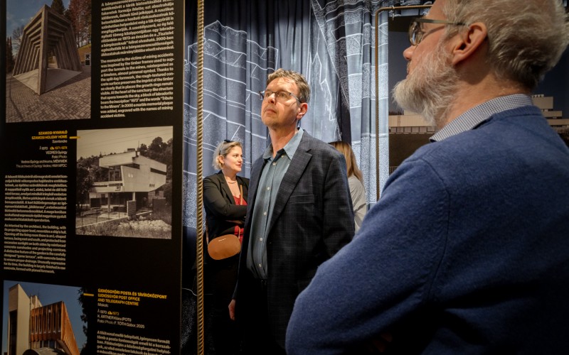 A Breuer, Goldfinger és más magyarok. – Brutalista építészetünk itthon és odaát című kiállítás megnyitója 2026. március 12-én a Walter Rózsi-villában (Fotó: Wachsler Vica/ MÉM MDK)