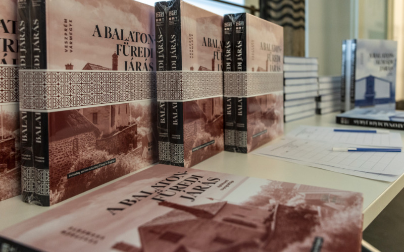 Topográfiai kötetek bemutatója az MMA irodaházában 2026. március 25-én