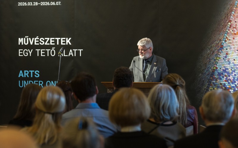 Turi Attila, az MMA elnöke a Klebelsberg-mozaik című kiállítás megnyitóján a 2026. március 30-án a Pesti Vigadóban