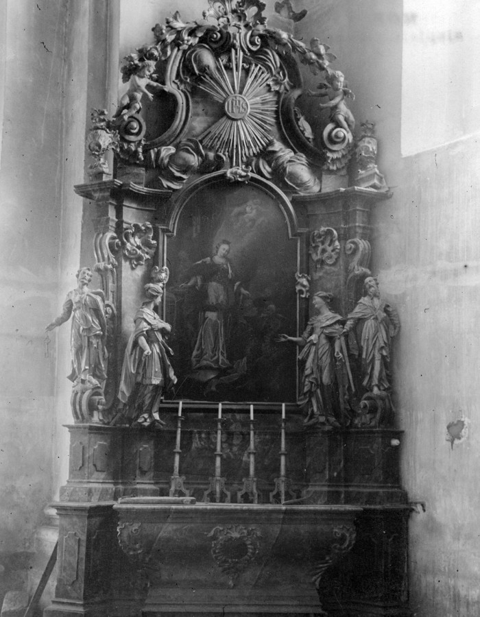 A Szent Erzsébet-mellékoltár a felújítási munkálatok megkezdése előtt. Lehrbaum szerencsi fényképész felvétele, 1931. MÉM MDK, Fotótár, ltsz. 15.222PD