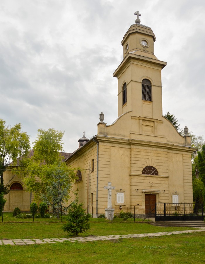 Sárosd, római katolikus templom