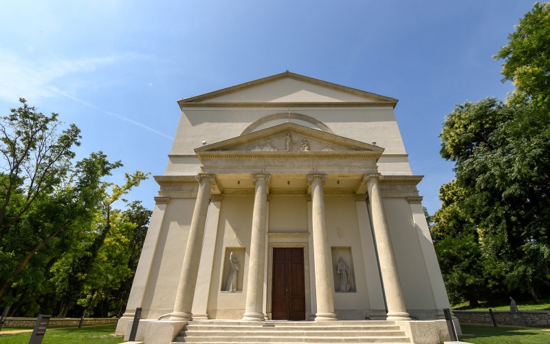 Vál, római katolikus templom